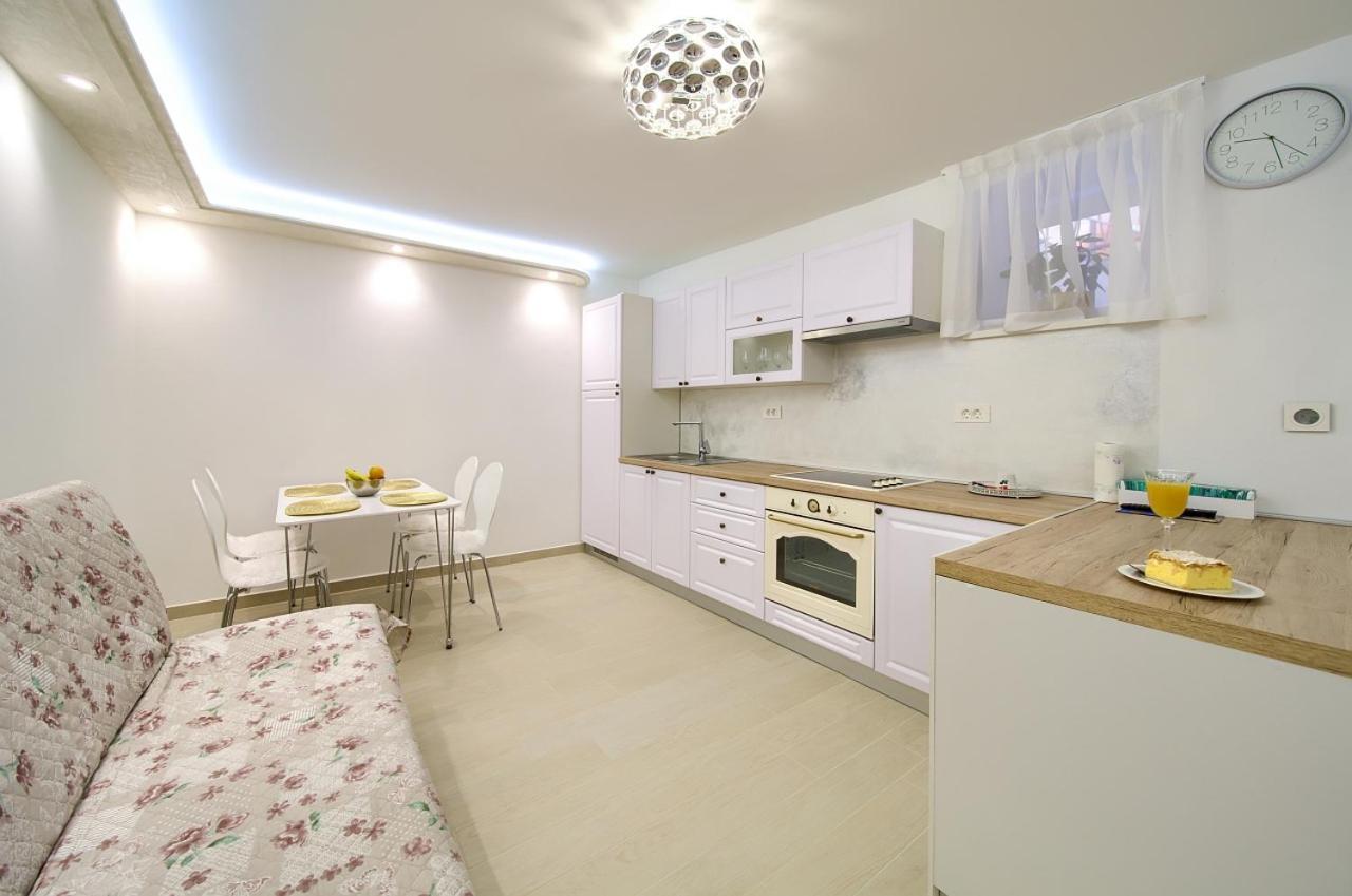 Casa Aurelia - Mali Tone Lägenhet Krk Town Exteriör bild